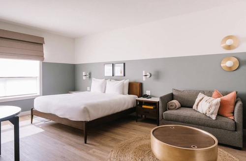 Moab Hotel | Standard King at Gravity Haus Moab, Outdoor Pool, Free Parking