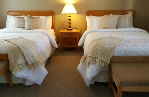 Dennis Cabin | Starlight Lodge Cape Cod