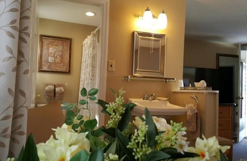 Dennis Cabin | Starlight Lodge Cape Cod