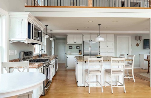 Gloucester House | Stay at Smith Cove