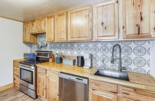 Kalispell House | Steps to Dtwn Kalispell! Pet-Friendly Home w/Yard
