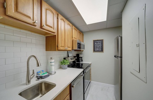 Gatlinburg Apartment | Steps to Eats & Shops! Stylish Gatlinburg Condo