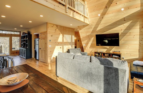 Piney Creek Cabin | Steps to State Park! A-Frame Cabin in Piney Creek