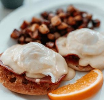 North Conway Hotel | Stonehurst Manor Breakfast & Dinner Included