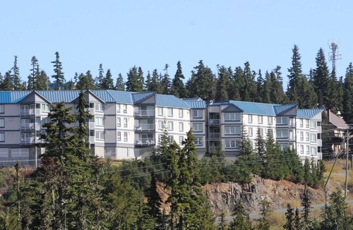 Courtenay Condo | Strathcona Views - Blueberry