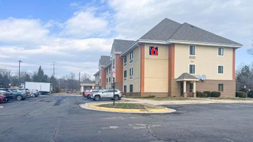 Chantilly Hotel | Studio 6 Chantilly VA Washington Dulles Airport