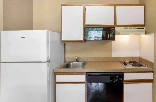 Fishkill Apartment | Studio 6 Fishkill|King bed|Hearing Access|Kitchen
