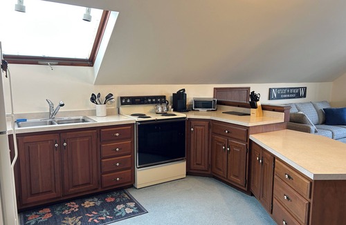 Seabrook Apartment | Studio apartment ideally located in the coveted Seabrook Beach Village District