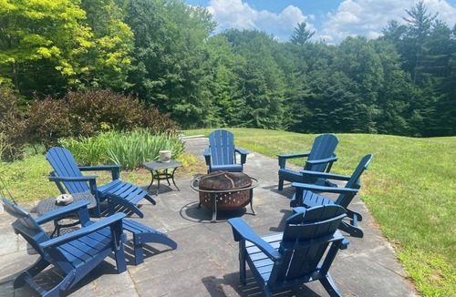 Arlington House | Stunning private Country home in Arlington, VT!