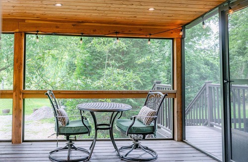 Franklin House | Stylish private home, 1 mile from Historic Downtown Franklin, TN