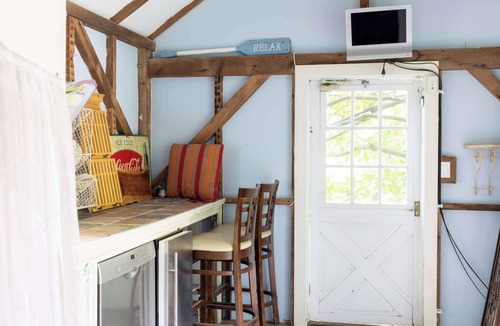 Bridgehampton House | Summerset Villa by Rove Travel | Home w/Pool & Hot Tub