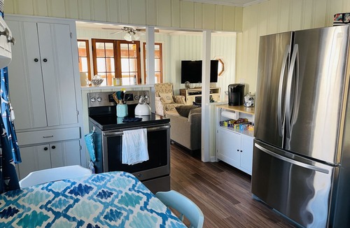 Clinton Cottage | Summertime Fun - Clinton CT Shoreline Cottage