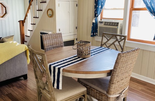 Clinton Cottage | Summertime Fun - Clinton CT Shoreline Cottage