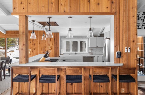 Stratton Mountain House | Summit Ridge Lodge | 6-BR Retreat with Ski Access