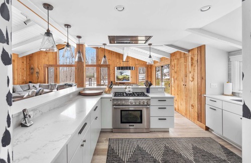 Stratton Mountain House | Summit Ridge Lodge | 6-BR Retreat with Ski Access