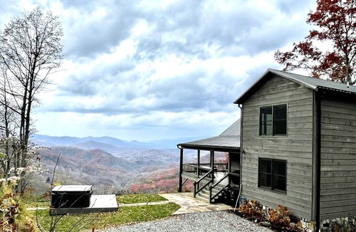Bryson City Cabin | Sunset Ridge Lodge - Sunset Ridge Lodge - Breathtaking mountain views and