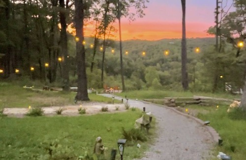 Eureka Springs Apartment | Sunsets ,Mountainviews Jacuzzi spa, Fireplace, Tv Public Lake access