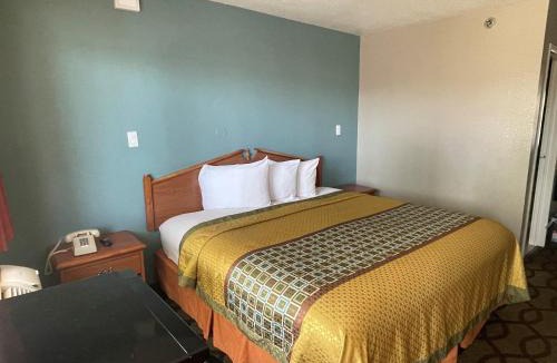 Memphis Hotel | Super 7 Inn
