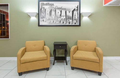 Dothan Hotel | Super 8 by Wyndham Dothan