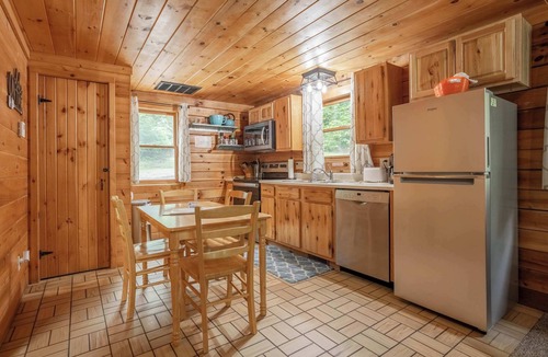 Shell Knob Cabin | Table Rock Lake Cabin - Magnolia #11 Lake-Pool-Hot Tub