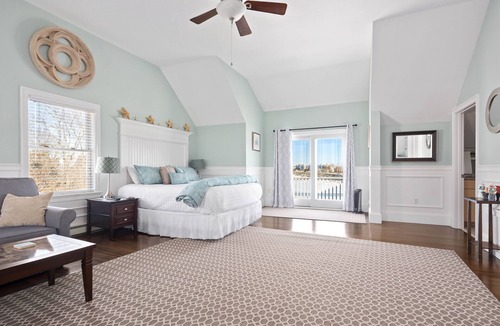 Hull Bed & Breakfast | The Beacon Waterfront Inn