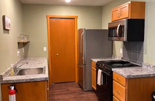 Underhill Apartment | The Bear's Den