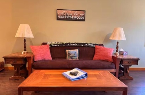Underhill Apartment | The Bear's Den