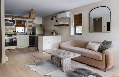Phoenicia Apartment | The Bend