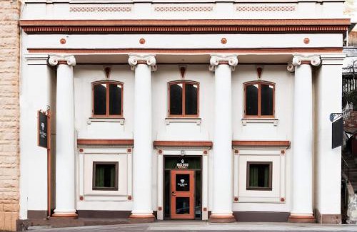 Bisbee Hotel | The Block Basic - Queen