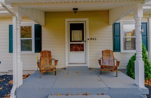 West Wareham House | The Gateway Getaway! Spacious kid friendly home with HOT TUB in fabulous Wareham