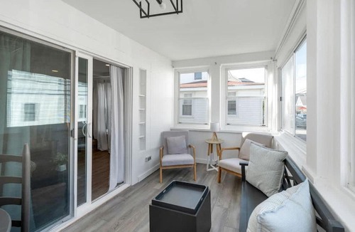 Hampton Apartment | The Lobster Claw - Perfect Location Near Beach & Boardwalk