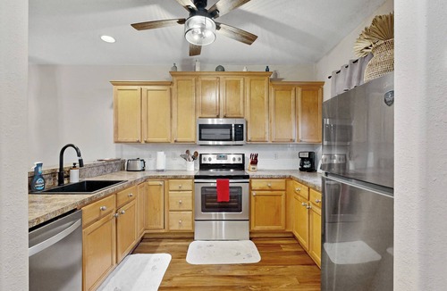 Villages of Five Points Condo | THE PLOVER'S PERCH - 2BR, 2BA - SLEEPS 4 - DOG FRIENDLY