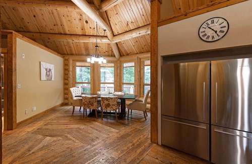 Greenough House | The Riverfront Lodge on the Blackfoot - Private beach!