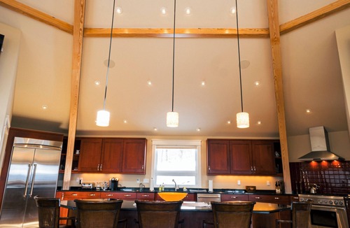 Silver Lake House | The Ultimate Group Escape: Private Mountain w Hot Tub, Pool Table, Massage Chair