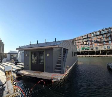 North End House | The Wave