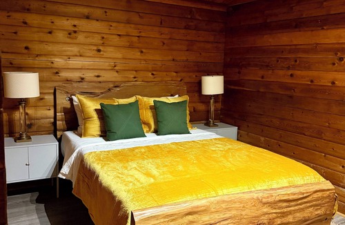 Stillwater Cabin | The Williams Shop Guest Lodge Ocean View 3BR