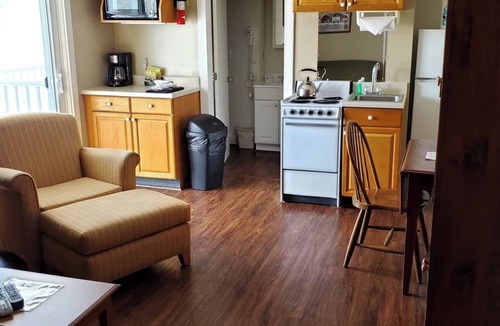 Wolfeboro Hotel | The Windrifter Resort