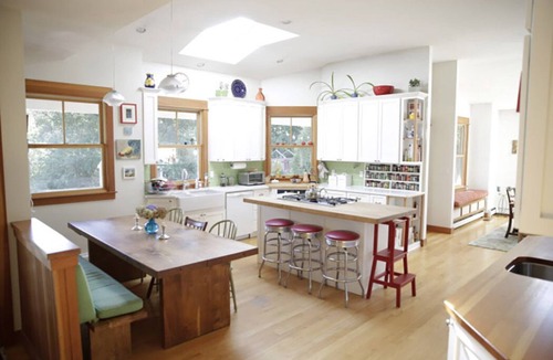 Greenbush House | Third Cliff Scituate.Easy walk to Downtown and Peggoty and SPIT beaches