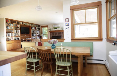 Greenbush House | Third Cliff Scituate.Easy walk to Downtown and Peggoty and SPIT beaches