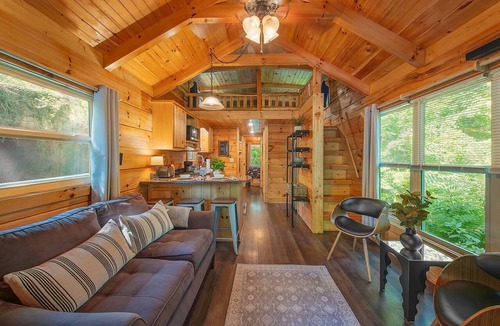 Lookout Valley Neighborhood Association Cabin | Thomas Secluded Tiny Cabin, Hot Tub, Firepit, More