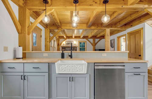 Bethel House | Timberframe Cabin with Hot Tub Close to Sunday River!