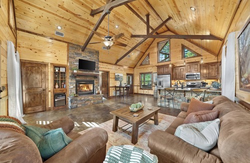 Hochatown Cabin | Timeless Romantic Cabin in Hochatown with Cozy Double-Sided Fireplace