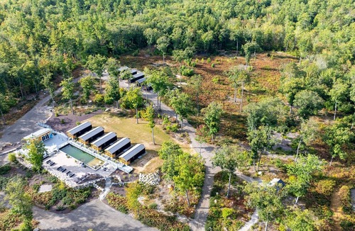 North Sebago Cabin | TITMOUSE - RESORT WITH 12 PROPERTIES. NATURAL POND FOR SWIMMING. CAFE ON SITE.