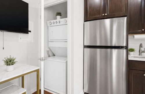 Fort York Apartment | Toronto Central Studio - DT