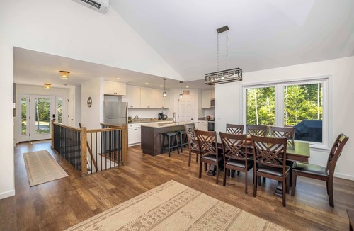 Guild House | Tranquil 5-BR Mountain Retreat 8-Min. to Mt. Sunapee