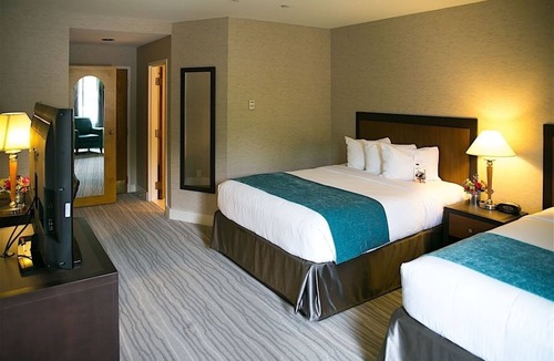 Southbury Hotel | Tranquil Hideaways Close to Waterfalls, Trails & Local Wineries l 2 Rooms