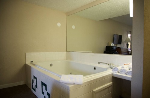 Elizabethton Hotel | Travelers Inn