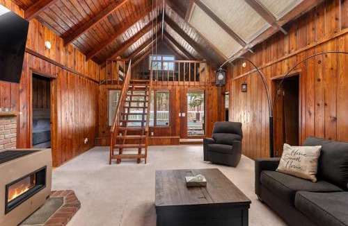 East Quogue House | Tree Canopy Oasis