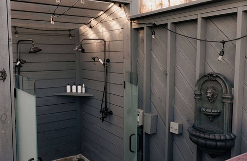 Lupton City Cabin | Treehouse - More Luxury