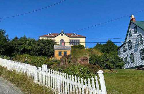 Trinity House | Trinity's Oceanview Gem 2BR St Paul's Schoolhouse
